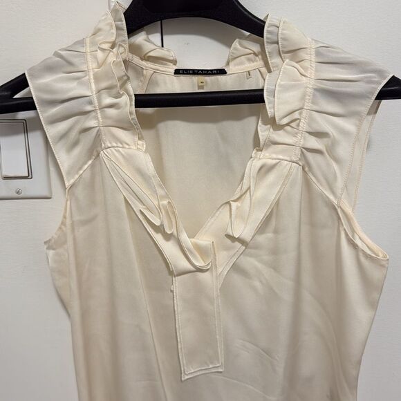 NWOT Elie Tahari Sleeveless V Neck Silk Blouse with Collar Ruffle in Off White. - Picture 2 of 5